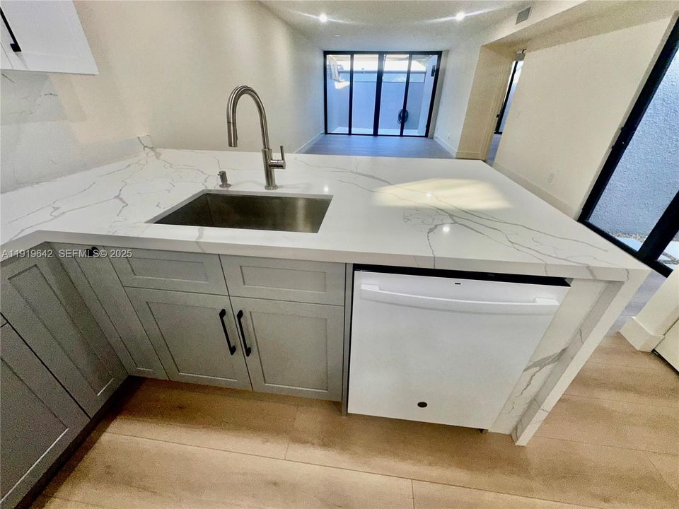 For Rent: $3,400 (3 beds, 2 baths, 1323 Square Feet)