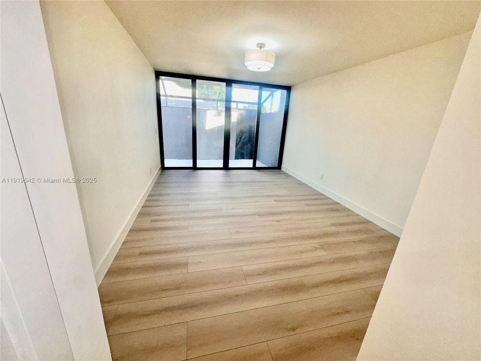 For Rent: $3,400 (3 beds, 2 baths, 1323 Square Feet)