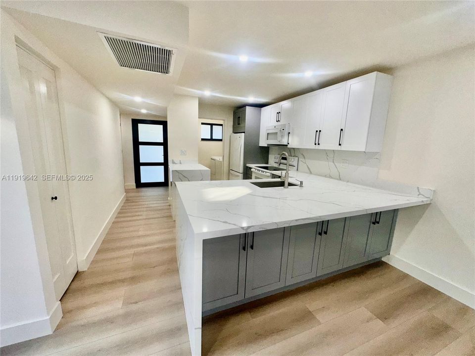 For Rent: $3,400 (3 beds, 2 baths, 1323 Square Feet)