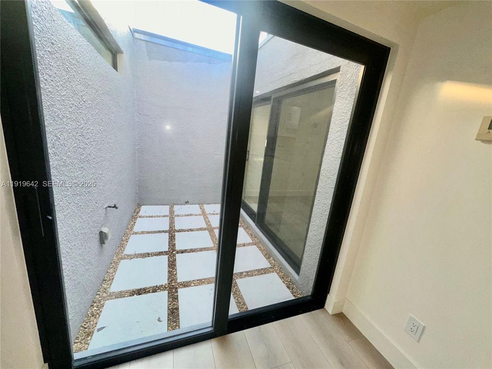 For Rent: $3,400 (3 beds, 2 baths, 1323 Square Feet)