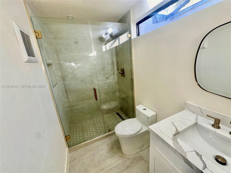 For Rent: $3,400 (3 beds, 2 baths, 1323 Square Feet)