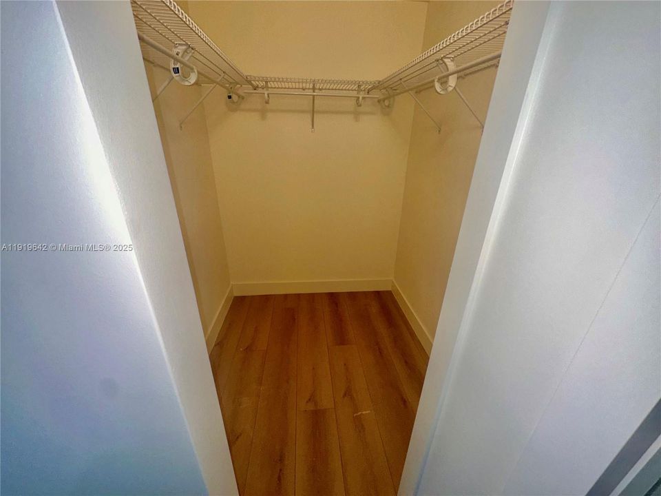 For Rent: $3,400 (3 beds, 2 baths, 1323 Square Feet)