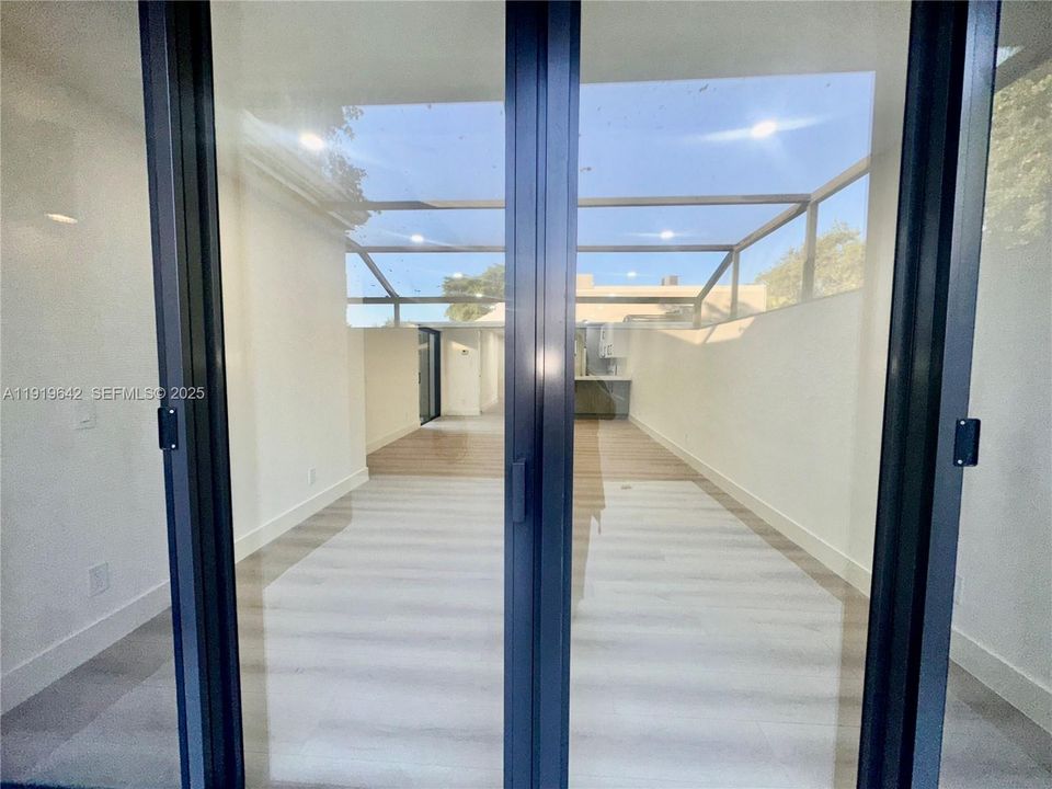 For Rent: $3,400 (3 beds, 2 baths, 1323 Square Feet)