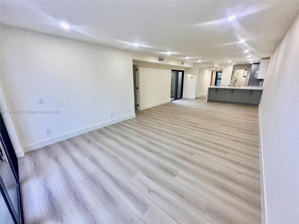 For Rent: $3,400 (3 beds, 2 baths, 1323 Square Feet)