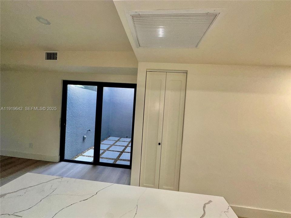 For Rent: $3,400 (3 beds, 2 baths, 1323 Square Feet)