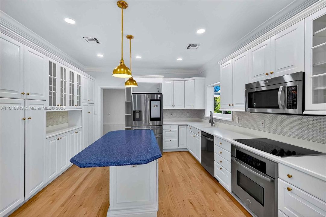 For Rent: $11,000 (4 beds, 4 baths, 2873 Square Feet)