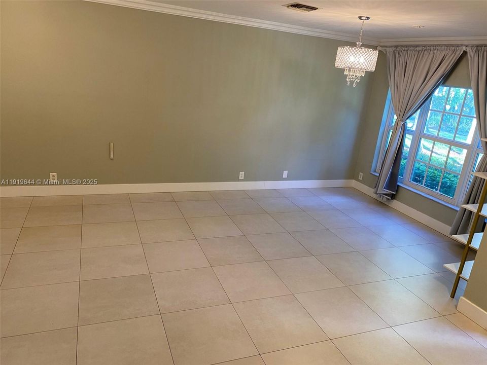 待售: $435,000 (3 贝兹, 2 浴室, 1627 平方英尺)