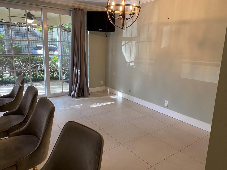 待售: $435,000 (3 贝兹, 2 浴室, 1627 平方英尺)