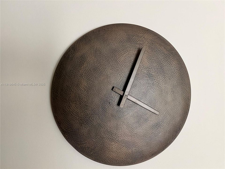 For Sale: $725,000 (2 beds, 2 baths, 1088 Square Feet)