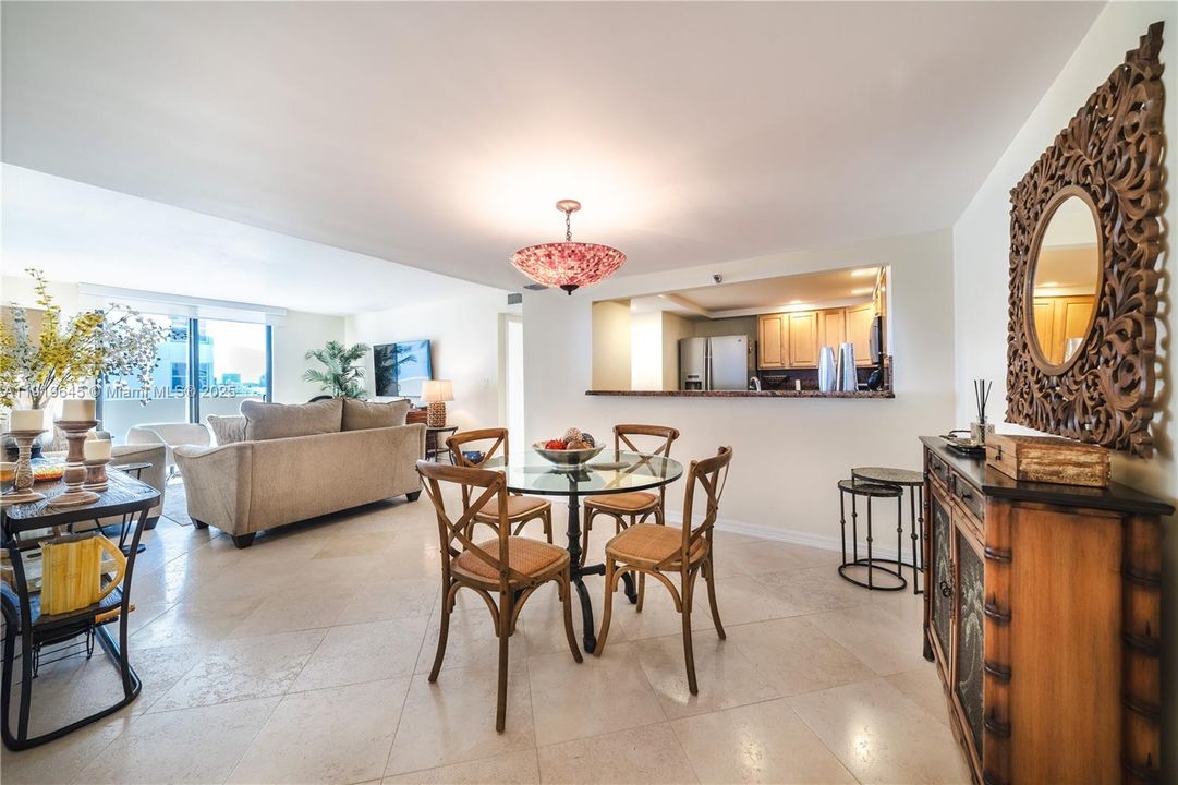 For Sale: $725,000 (2 beds, 2 baths, 1088 Square Feet)