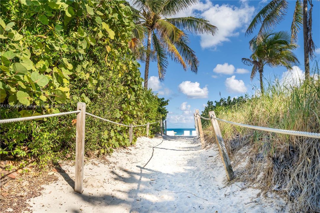 For Sale: $725,000 (2 beds, 2 baths, 1088 Square Feet)