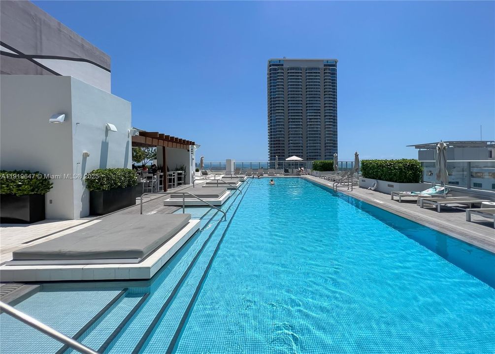 For Sale: $1,450,000 (3 beds, 3 baths, 1442 Square Feet)