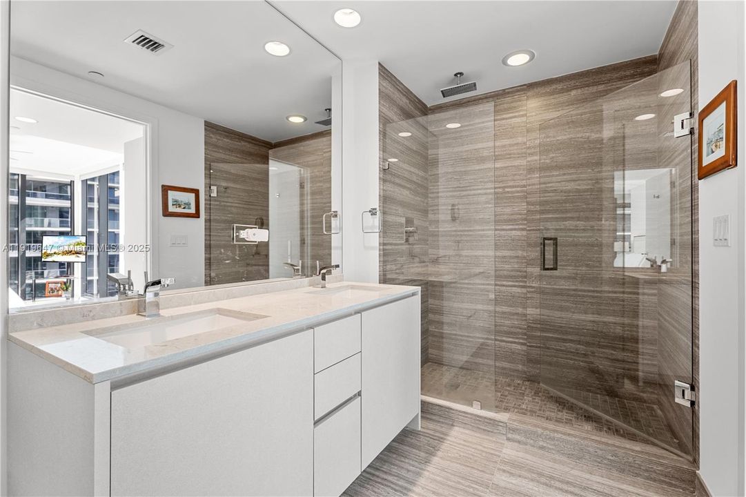 For Sale: $1,450,000 (3 beds, 3 baths, 1442 Square Feet)