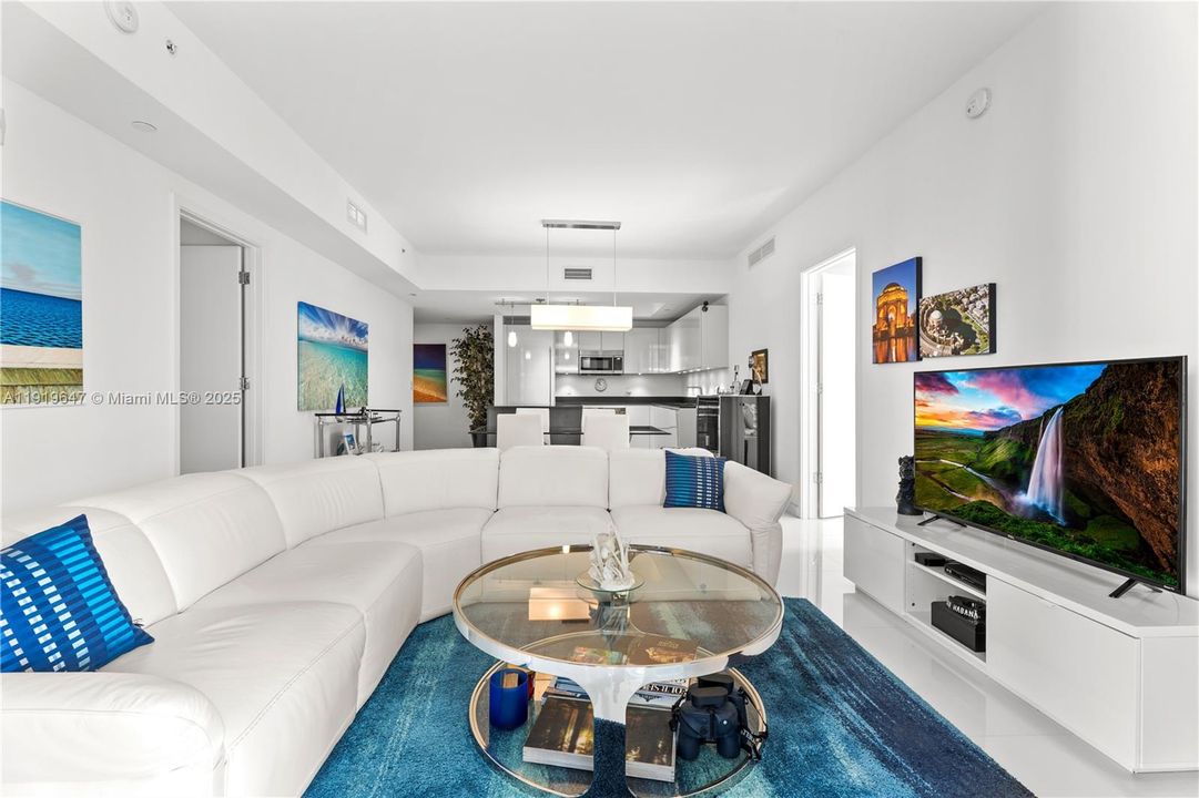 For Sale: $1,450,000 (3 beds, 3 baths, 1442 Square Feet)