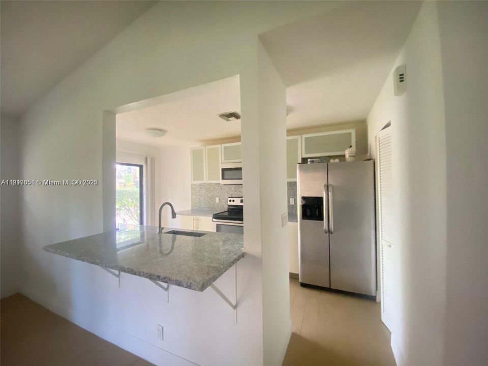 待售: $419,900 (3 贝兹, 2 浴室, 1298 平方英尺)