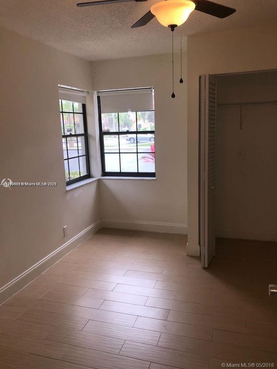 待售: $419,900 (3 贝兹, 2 浴室, 1298 平方英尺)