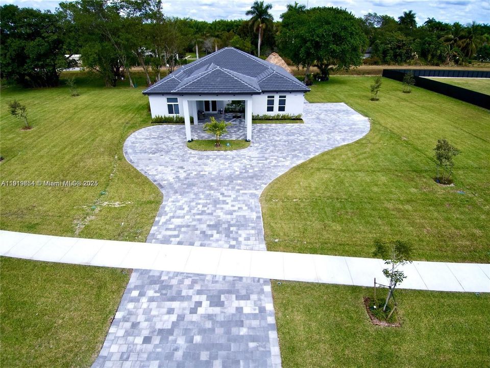 待售: $1,947,777 (5 贝兹, 3 浴室, 2863 平方英尺)