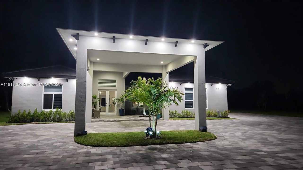 待售: $1,947,777 (5 贝兹, 3 浴室, 2863 平方英尺)