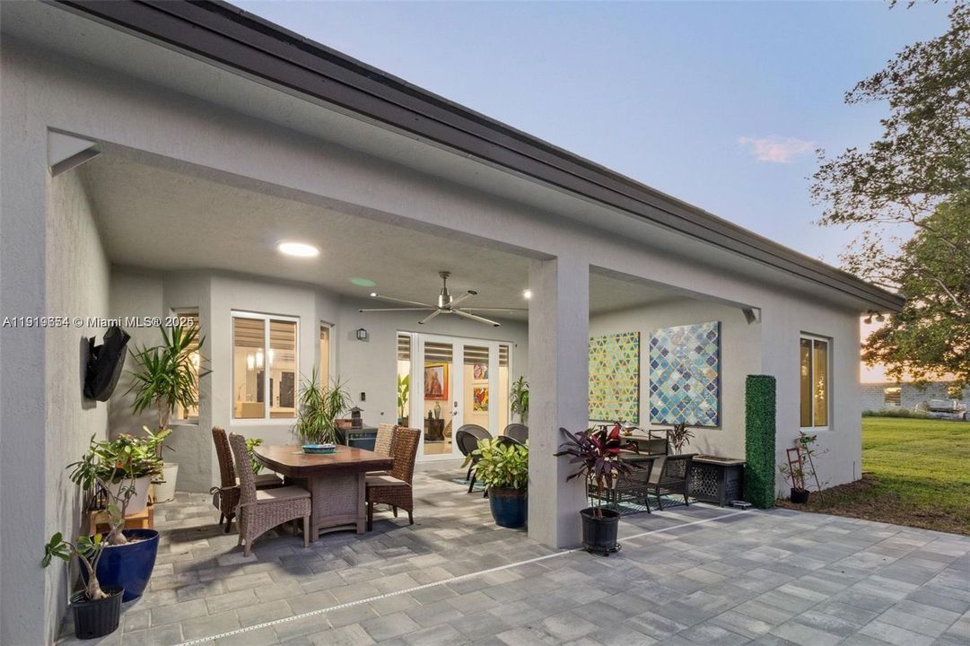 待售: $1,947,777 (5 贝兹, 3 浴室, 2863 平方英尺)