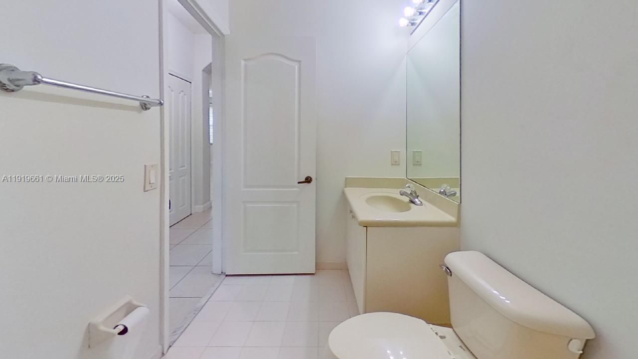 出租: $4,450 (4 贝兹, 3 浴室, 2144 平方英尺)