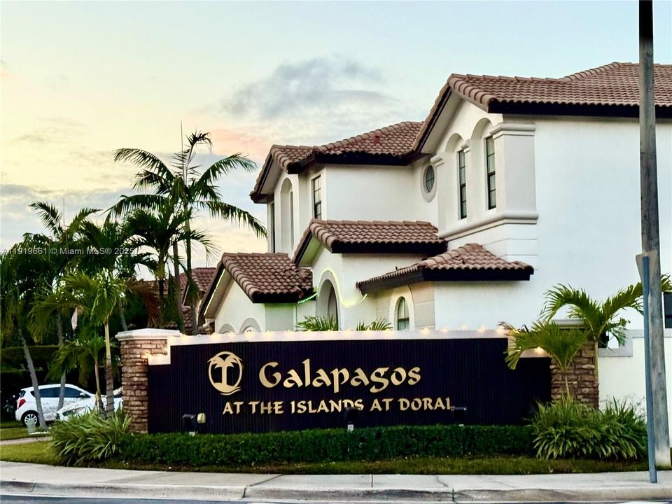 出租: $4,450 (4 贝兹, 3 浴室, 2144 平方英尺)