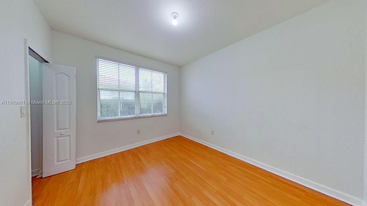 出租: $4,450 (4 贝兹, 3 浴室, 2144 平方英尺)