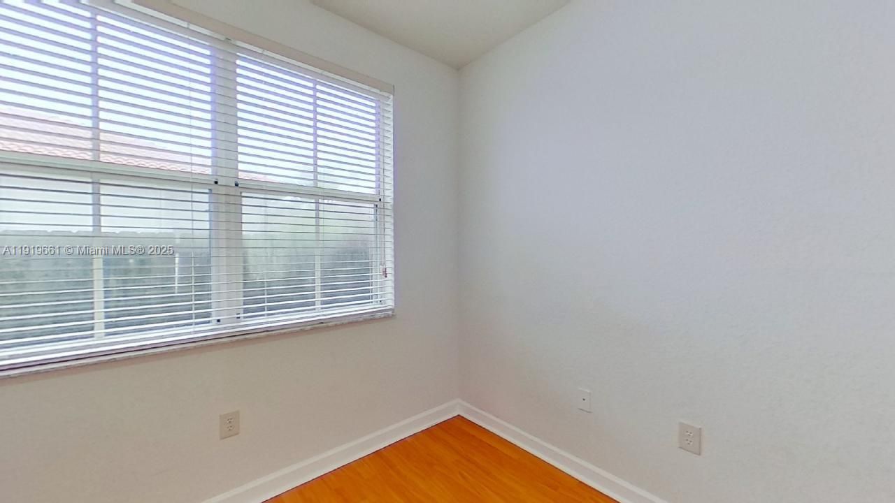 出租: $4,450 (4 贝兹, 3 浴室, 2144 平方英尺)