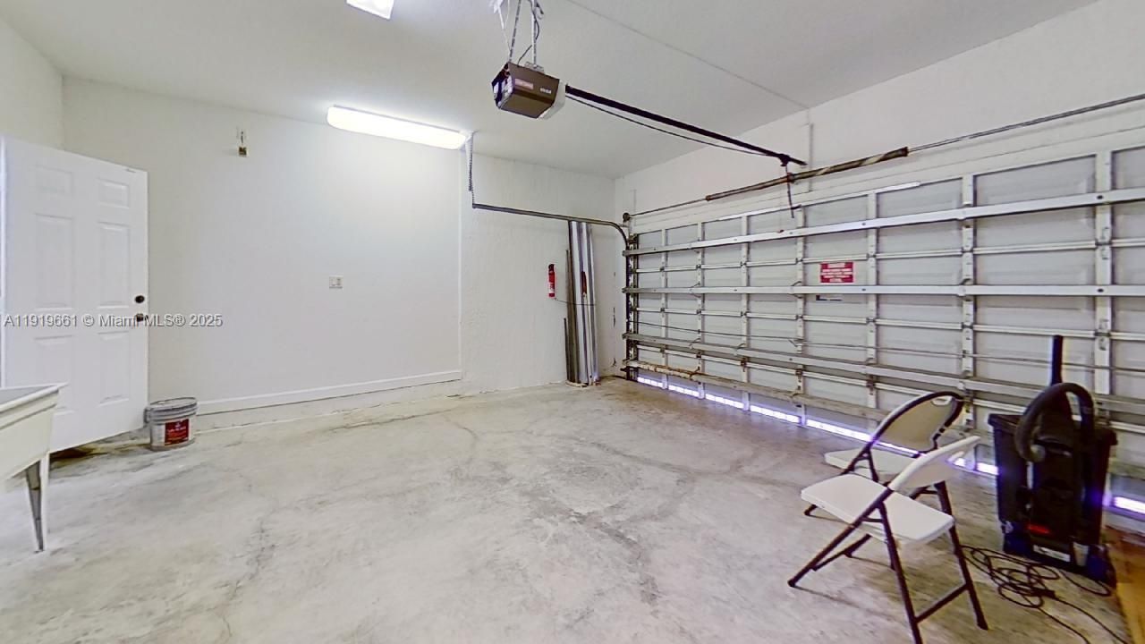 出租: $4,450 (4 贝兹, 3 浴室, 2144 平方英尺)