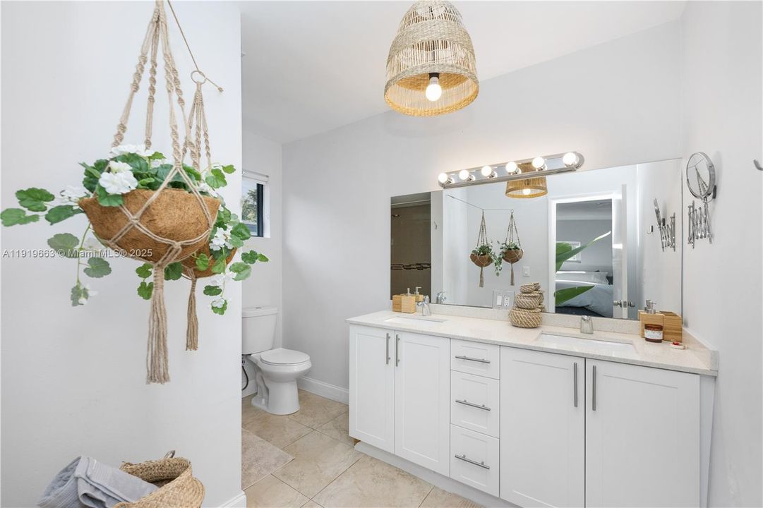 For Rent: $5,200 (3 beds, 2 baths, 1767 Square Feet)