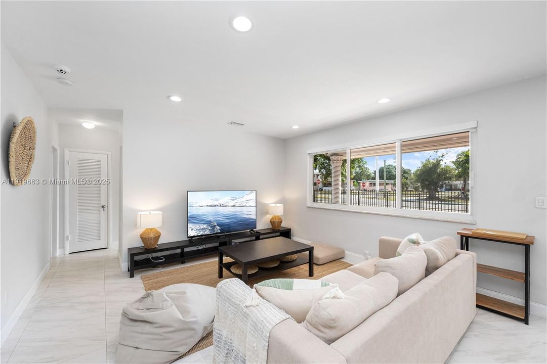 For Rent: $5,200 (3 beds, 2 baths, 1767 Square Feet)