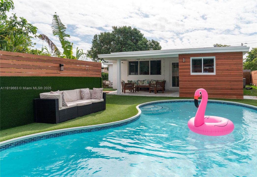 For Rent: $5,200 (3 beds, 2 baths, 1767 Square Feet)