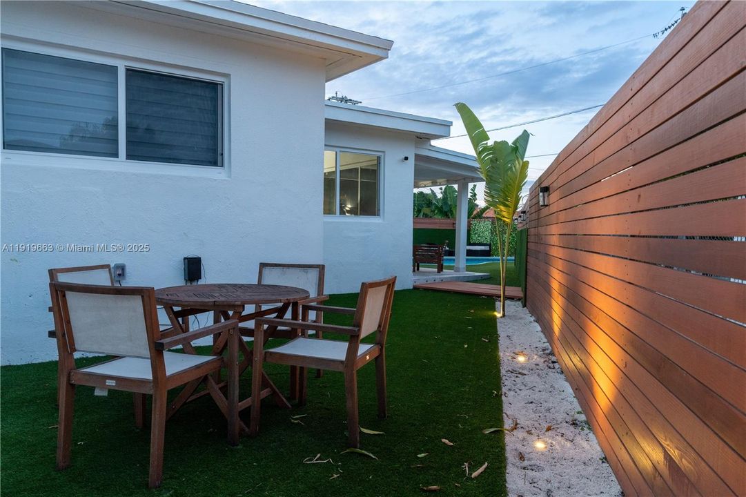 For Rent: $5,200 (3 beds, 2 baths, 1767 Square Feet)