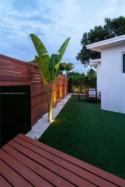 For Rent: $5,200 (3 beds, 2 baths, 1767 Square Feet)