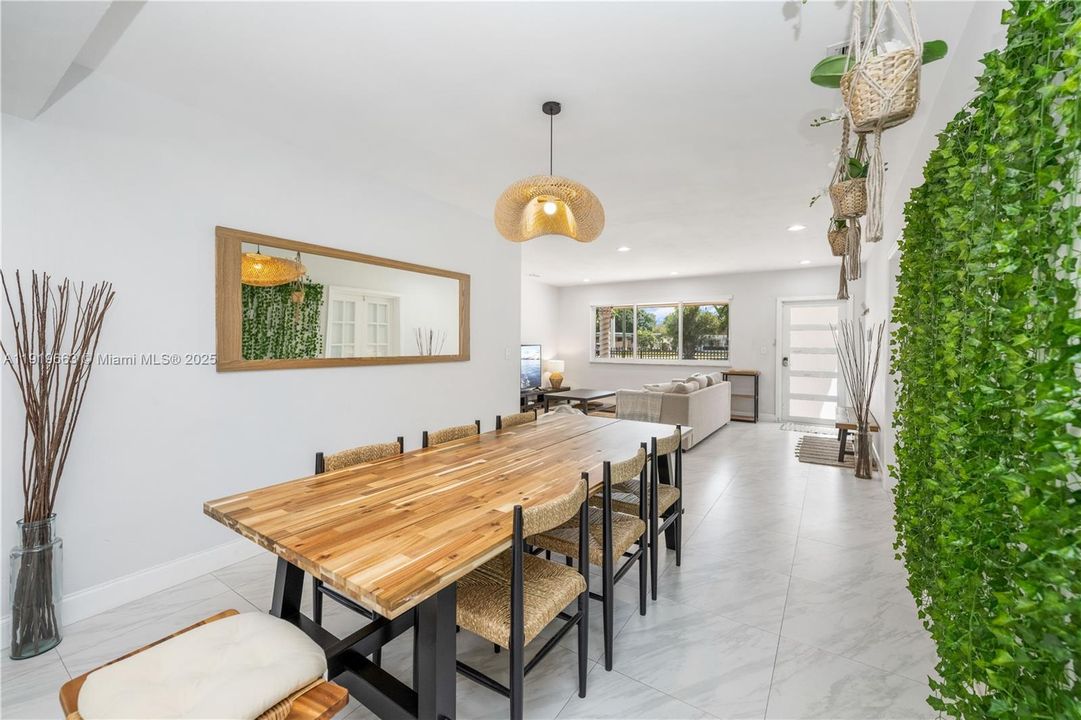 For Rent: $5,200 (3 beds, 2 baths, 1767 Square Feet)