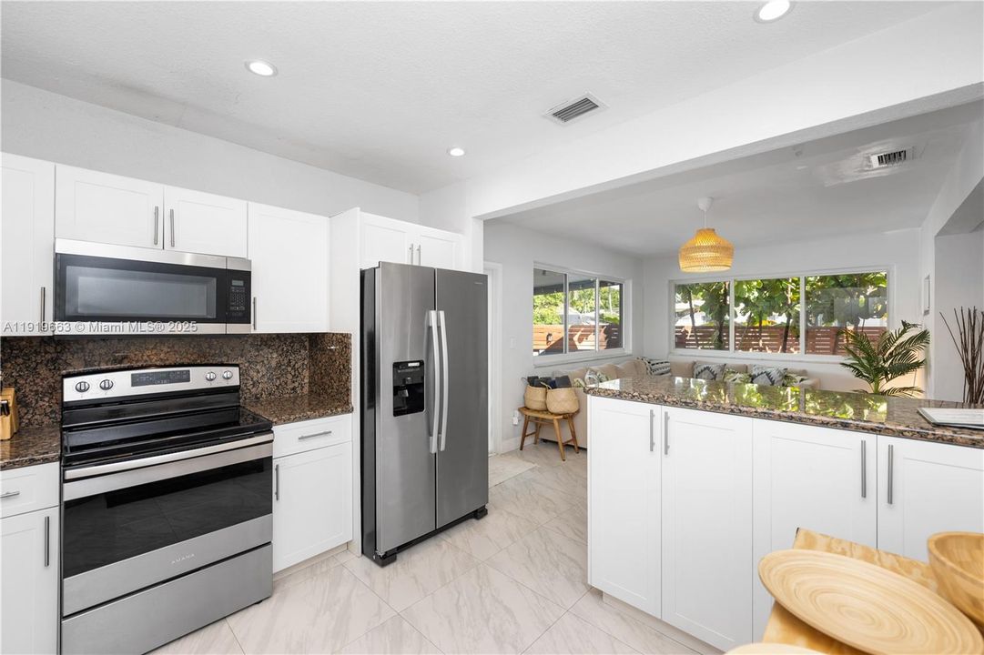 For Rent: $5,200 (3 beds, 2 baths, 1767 Square Feet)