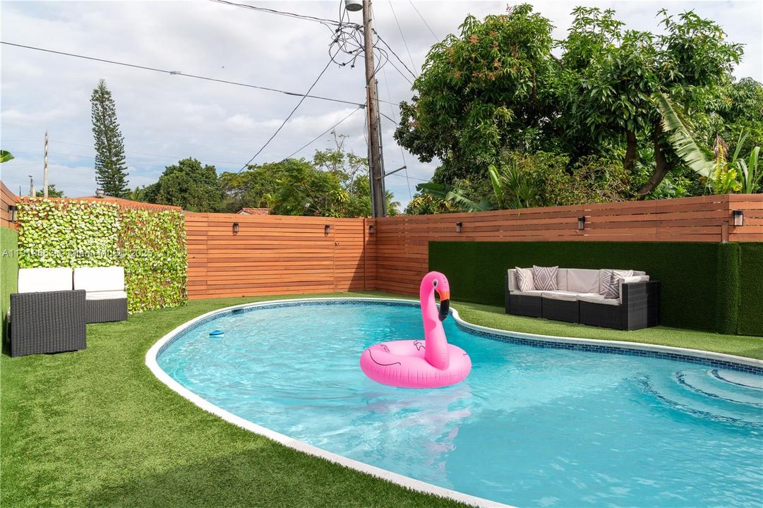 For Rent: $5,200 (3 beds, 2 baths, 1767 Square Feet)