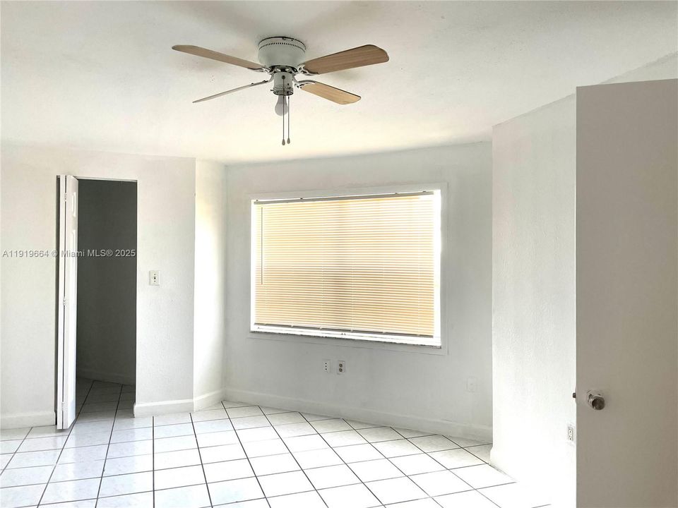 For Rent: $3,200 (4 beds, 3 baths, 1558 Square Feet)