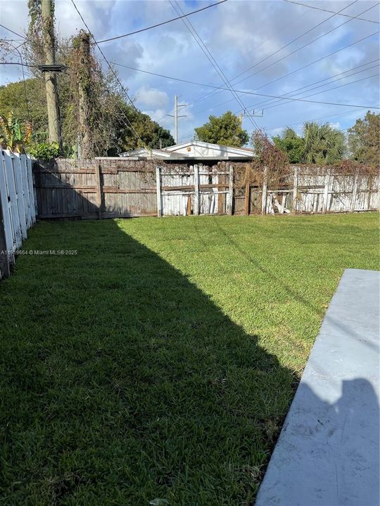 For Rent: $3,200 (4 beds, 3 baths, 1558 Square Feet)