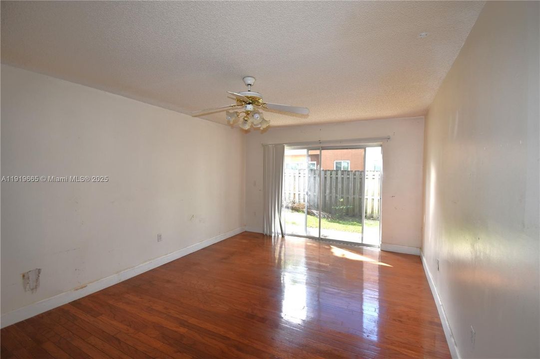 待售: $509,000 (3 贝兹, 2 浴室, 1581 平方英尺)