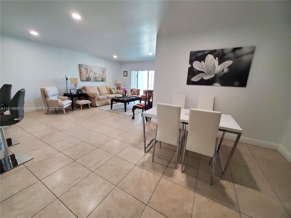 For Sale: $340,000 (3 beds, 2 baths, 1200 Square Feet)