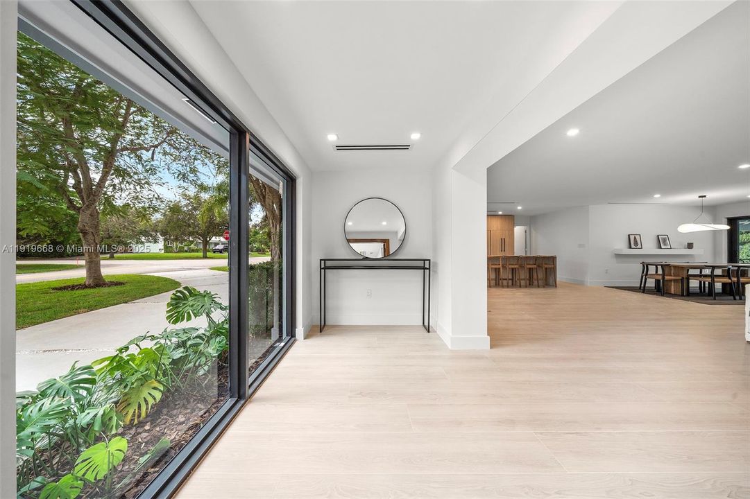 For Rent: $14,000 (4 beds, 3 baths, 2335 Square Feet)