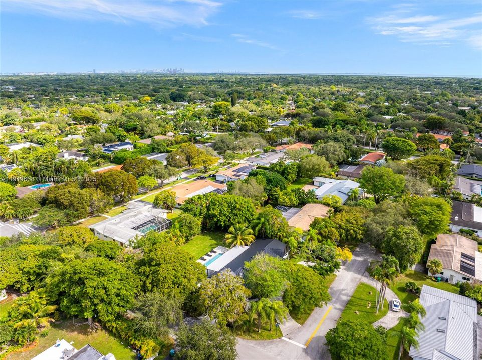 For Rent: $14,000 (4 beds, 3 baths, 2335 Square Feet)