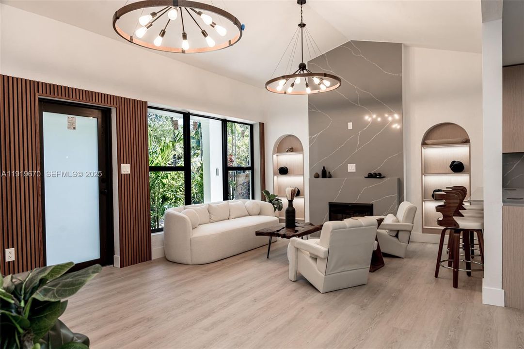 待售: $1,100,000 (4 贝兹, 2 浴室, 1519 平方英尺)