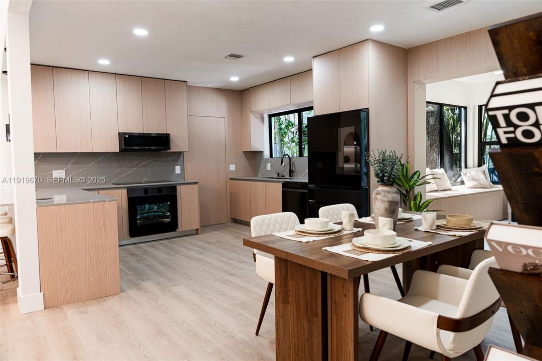 待售: $1,100,000 (4 贝兹, 2 浴室, 1519 平方英尺)