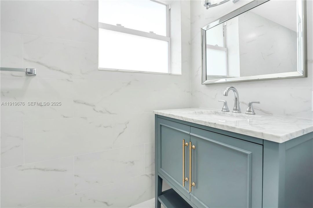 В аренду: $4,100 (3 спален, 2 ванн, 1334 Квадратных фут)