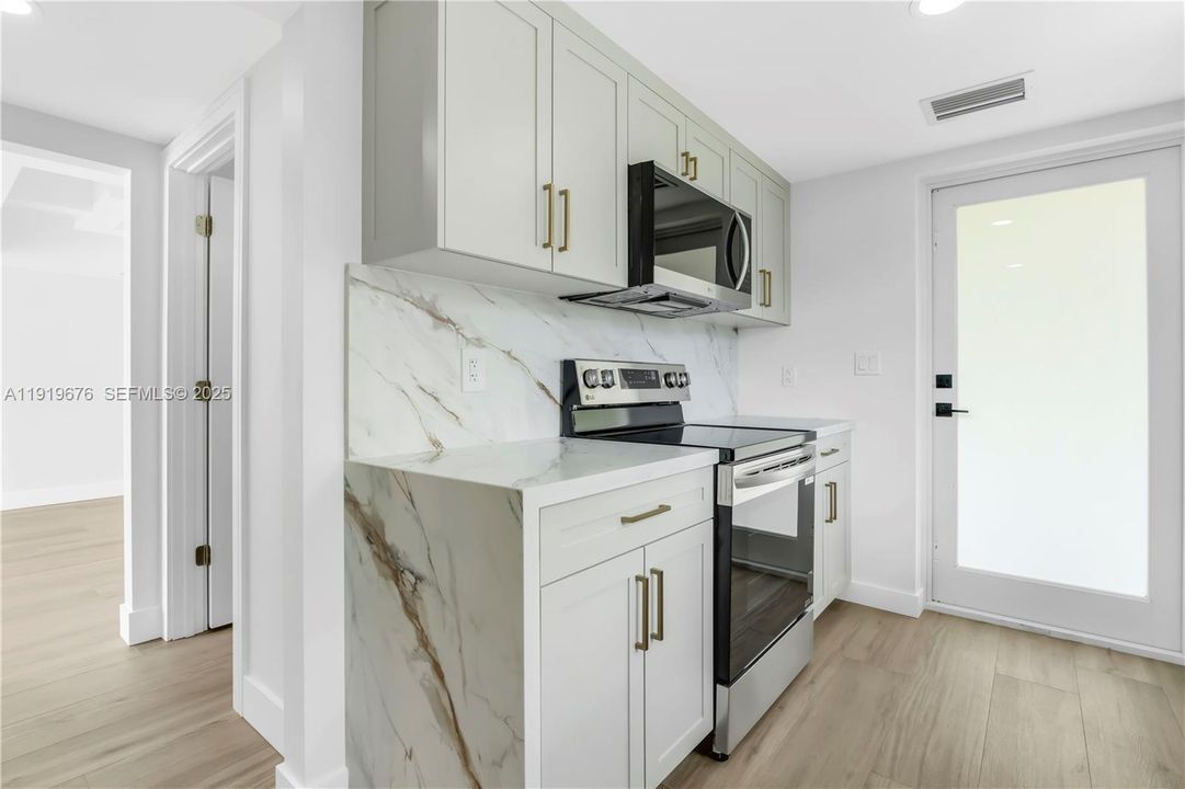 В аренду: $4,100 (3 спален, 2 ванн, 1334 Квадратных фут)