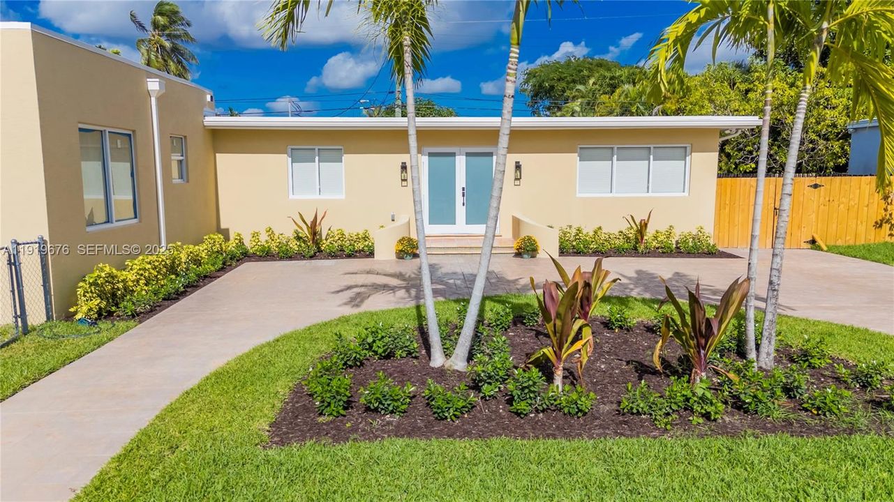 В аренду: $4,100 (3 спален, 2 ванн, 1334 Квадратных фут)