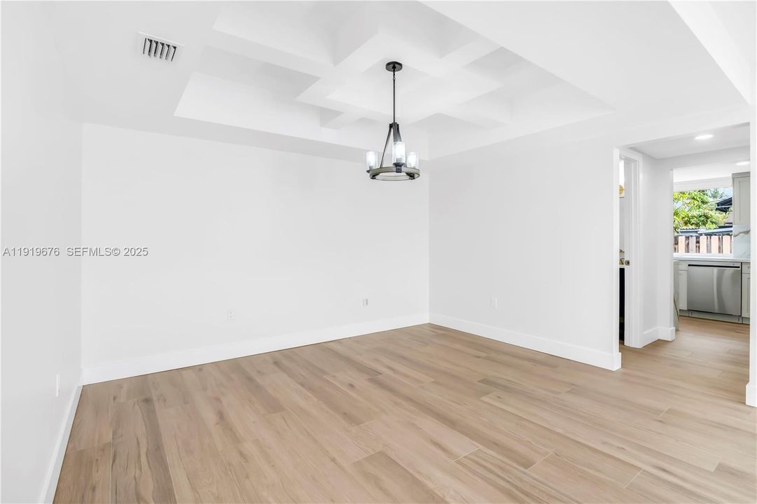 В аренду: $4,100 (3 спален, 2 ванн, 1334 Квадратных фут)