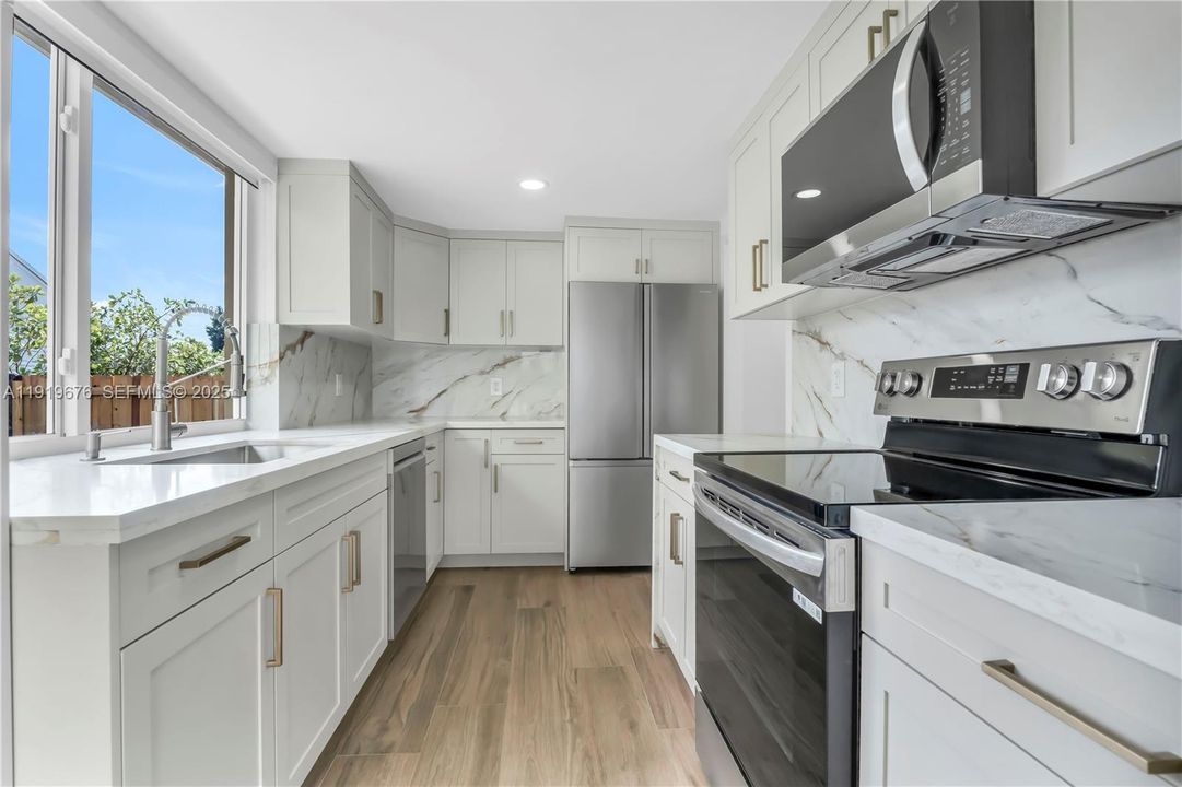 В аренду: $4,100 (3 спален, 2 ванн, 1334 Квадратных фут)