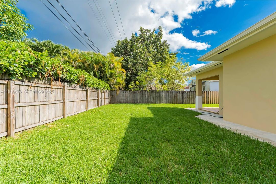 В аренду: $4,100 (3 спален, 2 ванн, 1334 Квадратных фут)